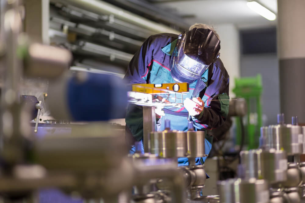 Industrial-worker-with-protective-mask